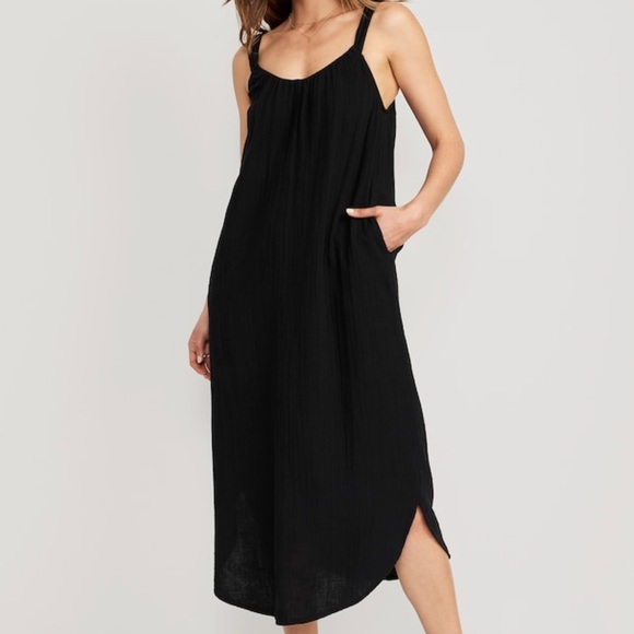 Old Navy Dresses & Skirts - Sleeveless Shirred Maxi Dress